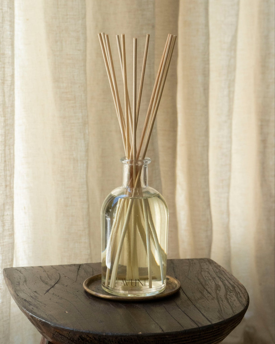 HOME GOODS : HOME SCENT N˚09 Santal Reed Diffuser | Luxury Sandalwood & Cedarwood LAVUNE
