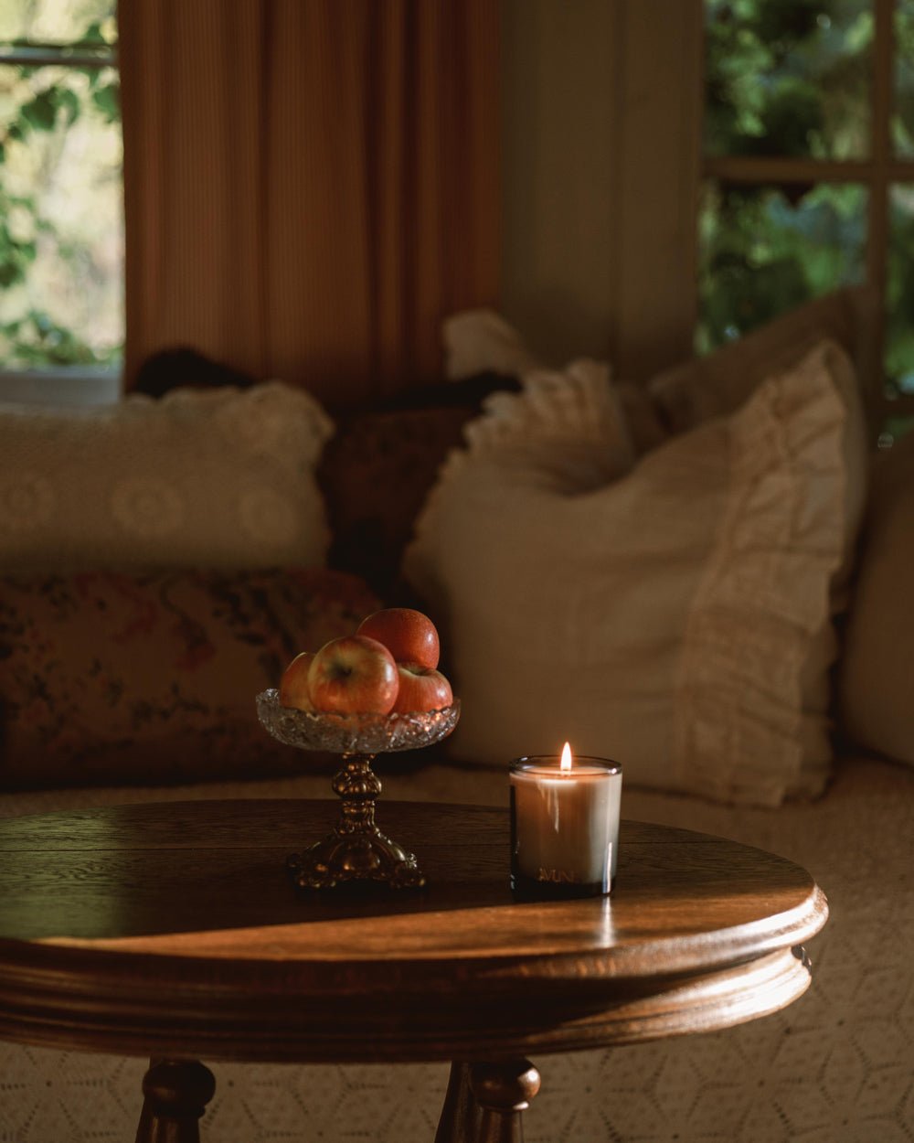 CANDLES N˚04 Ember Candle | Cozy Smoke & Vanilla Sugar LAVUNE